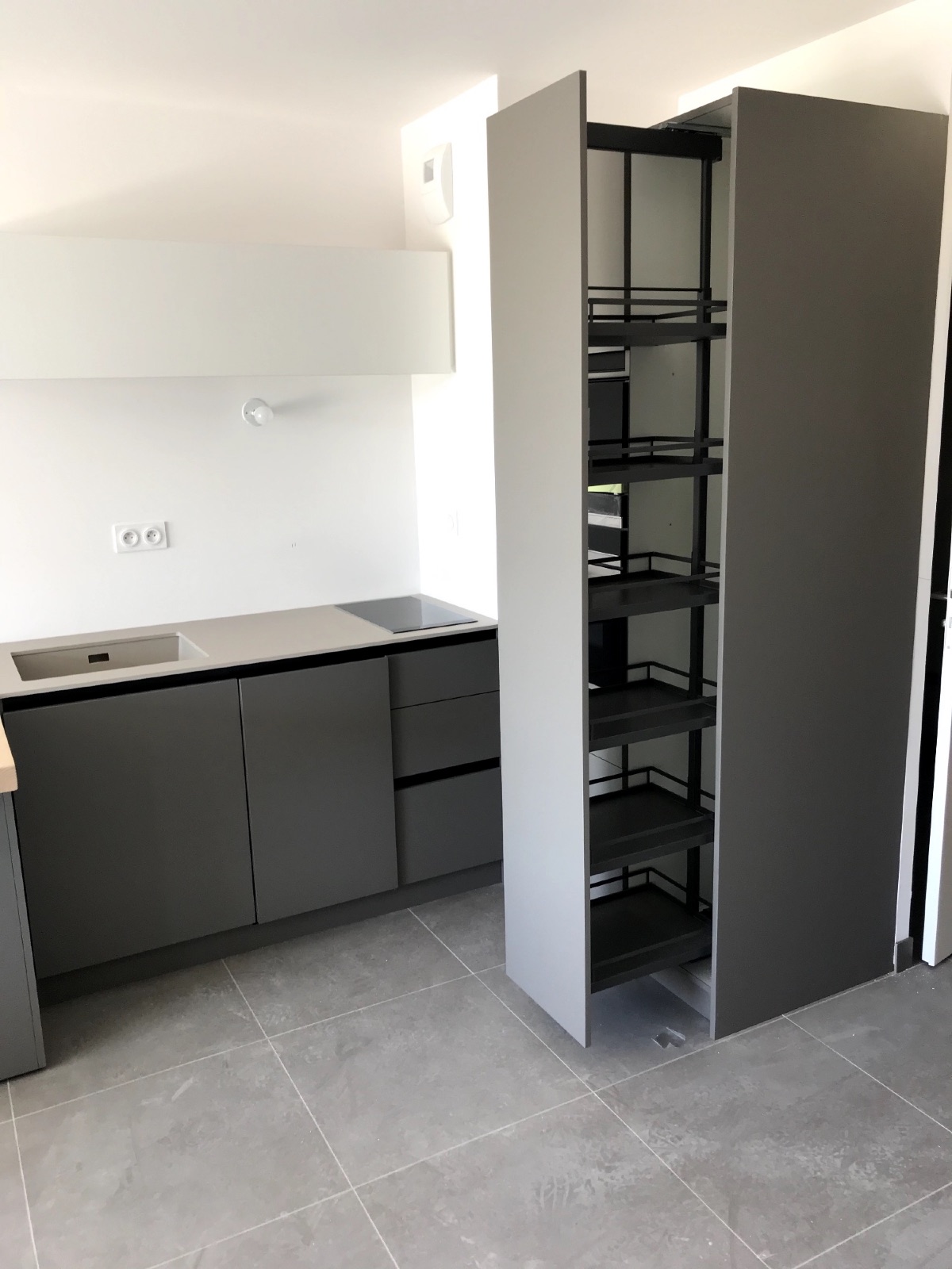 Cuisines sur mesure en panneaux réalisé par Authentik'Bois à Montpellier