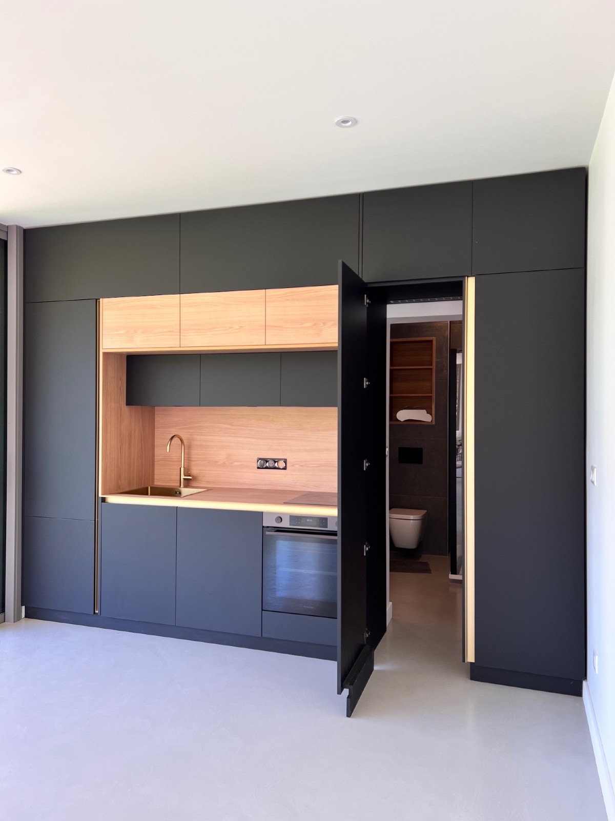 Cuisines sur mesure en panneaux réalisé par Authentik'Bois à Lattes